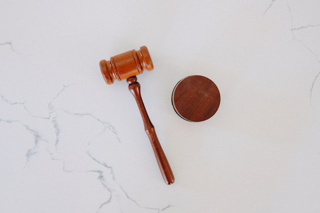 В Севастополе двух бывших сотрудников органов внутренних дел осудили по делу о покушении на мошенничество