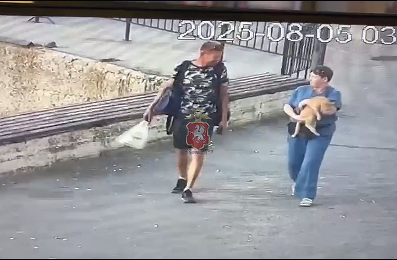 В Севастополе туристка сжалилась над бомжом и лишилась денег, документов, банковских карт и вещей (ВИДЕО)