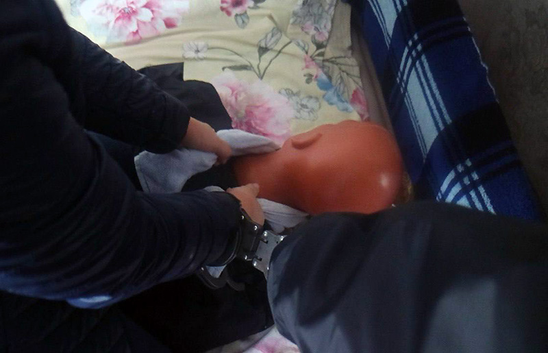 Керчанка задушила пьющего мужа шарфом