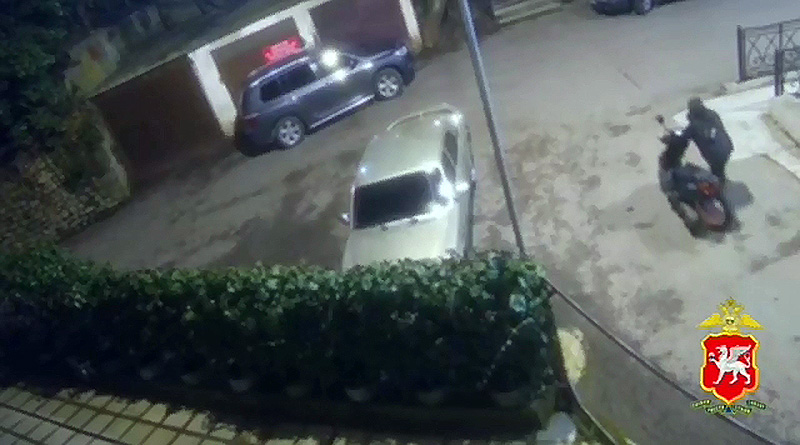 В Ялте мальчишки украли мопед