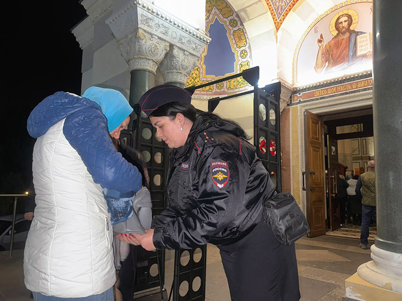 УМВД: В Севастополе во время празднования Пасхи нарушений общественного порядка не допущено (ФОТО)
