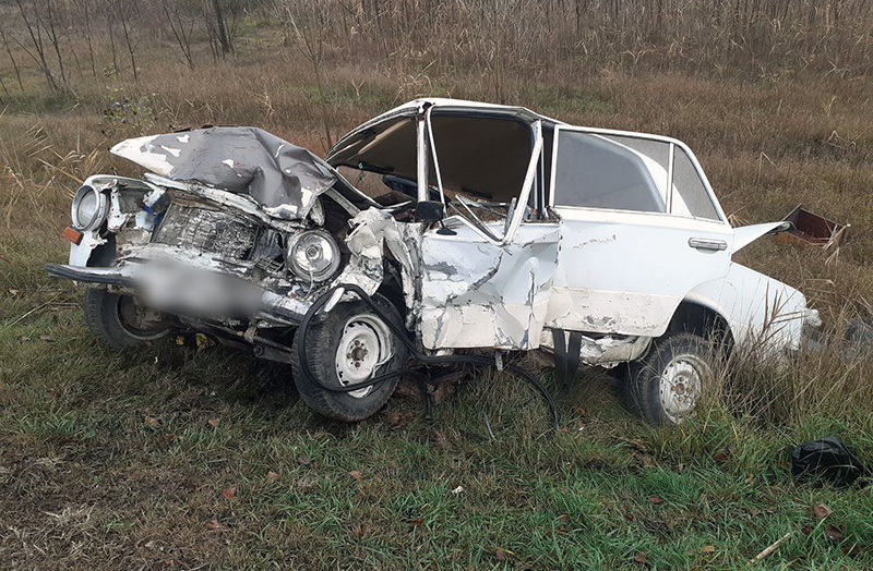 В Крыму в столкновении двух ВАЗов погиб 18-летний водитель (фото)