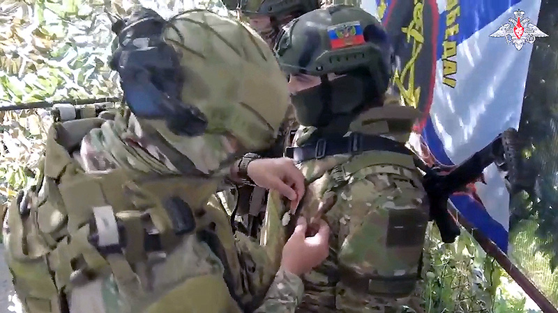 Морпехам ЧФ флота вручили государственные награды (видео)