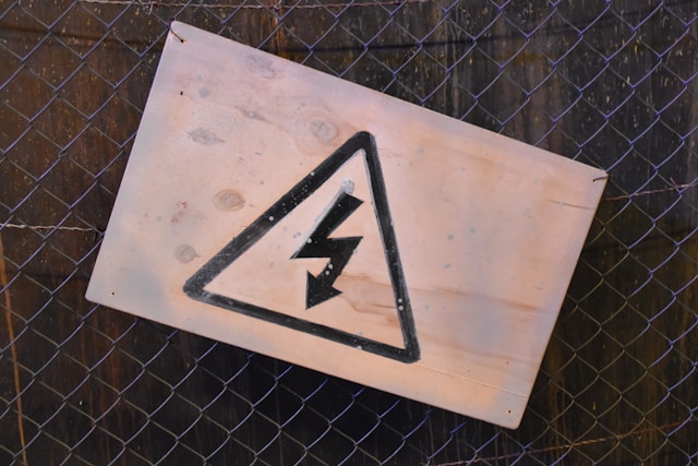 За смерть рабочего от удара током в Крыму руководитель работ отделался условным сроком