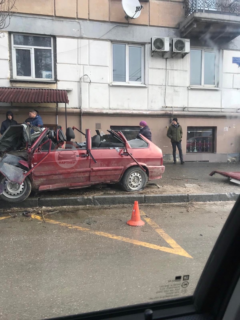 Два ДТП в Севастополе: сбили пешехода, погиб пассажир ВАЗа [фото, видео] |  27.12.2021 | Севастополь - БезФормата